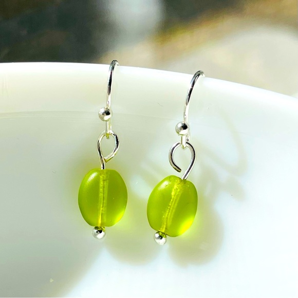 🔥sterling silver & vintage frosted green beach glass bead earrings boho jewelry - Picture 3 of 12